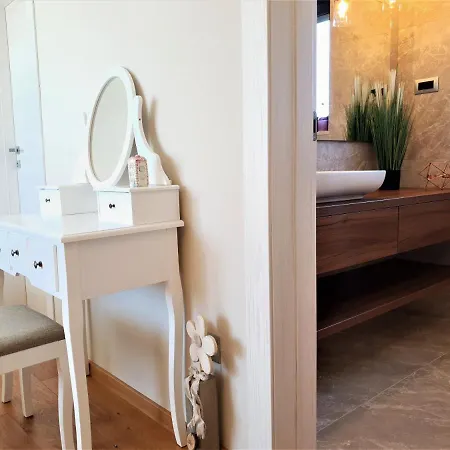 Wellness & Luxury Nicole - Families Only Pula