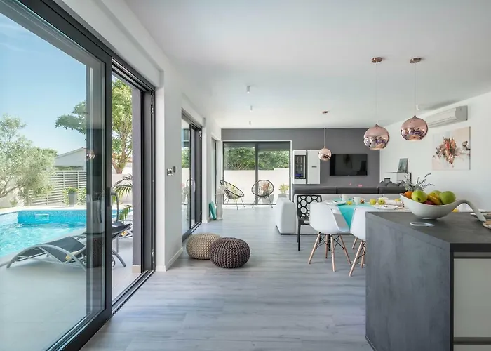 Wellness & Luxury Nicole - Families Only * Pula