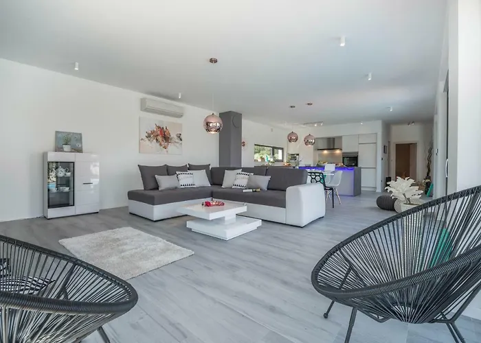 Vila Wellness & Luxury Nicole - Families Only Pula