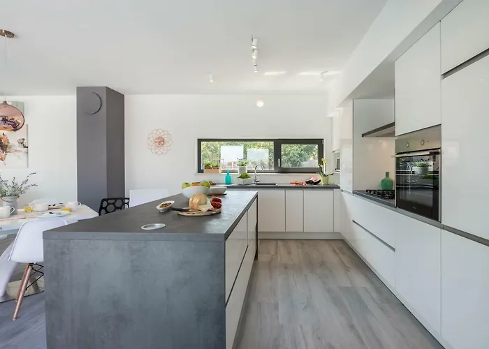 Wellness & Luxury Nicole - Families Only