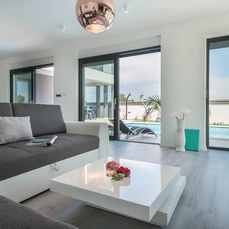 Villa Wellness & Luxury Nicole - Families Only