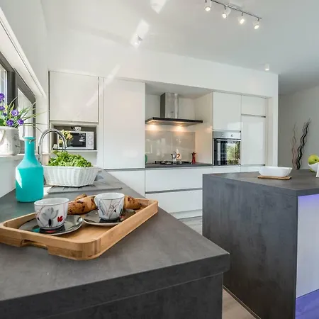 Villa Wellness & Luxury Nicole - Families Only Pula